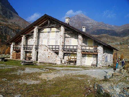 Rifugio Alpe Schiazzera in Val Saiento