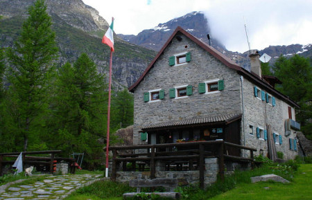 Rifugio Castiglioni in Val di Devero